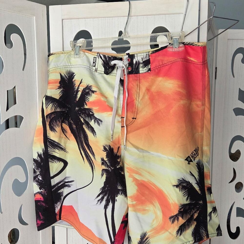LRG Day Trippin Boardshorts Orange Sky Palm Tree Men Size 32 M Swim Trunks NWT